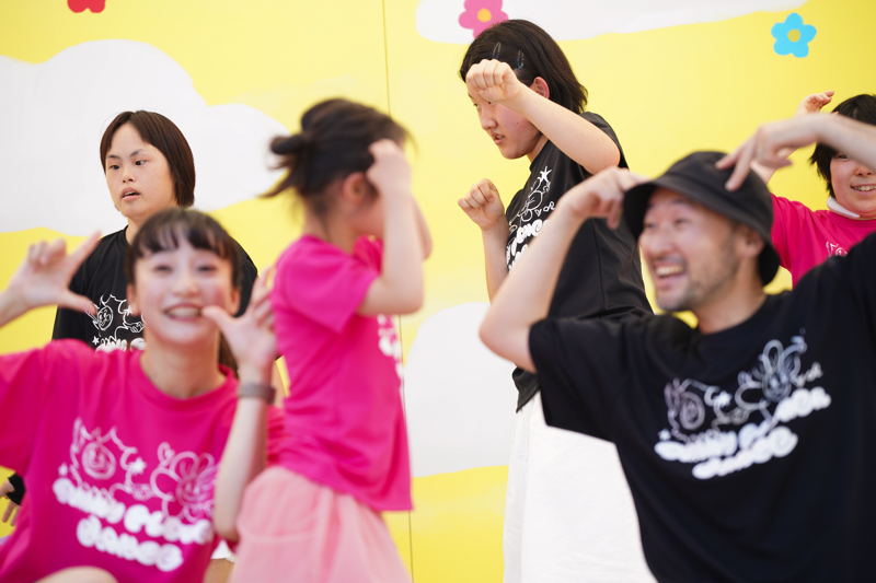 障がい児・ダウン症のためのダンスレッスン：サニーフラワーダンス