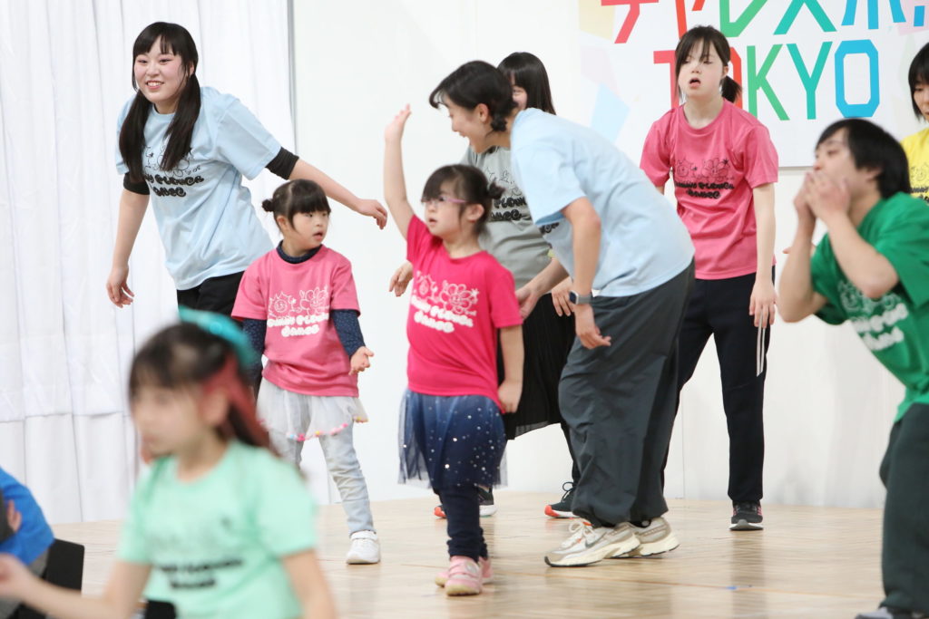 障がい児・ダウン症のためのダンスレッスン:サニーフラワーダンス