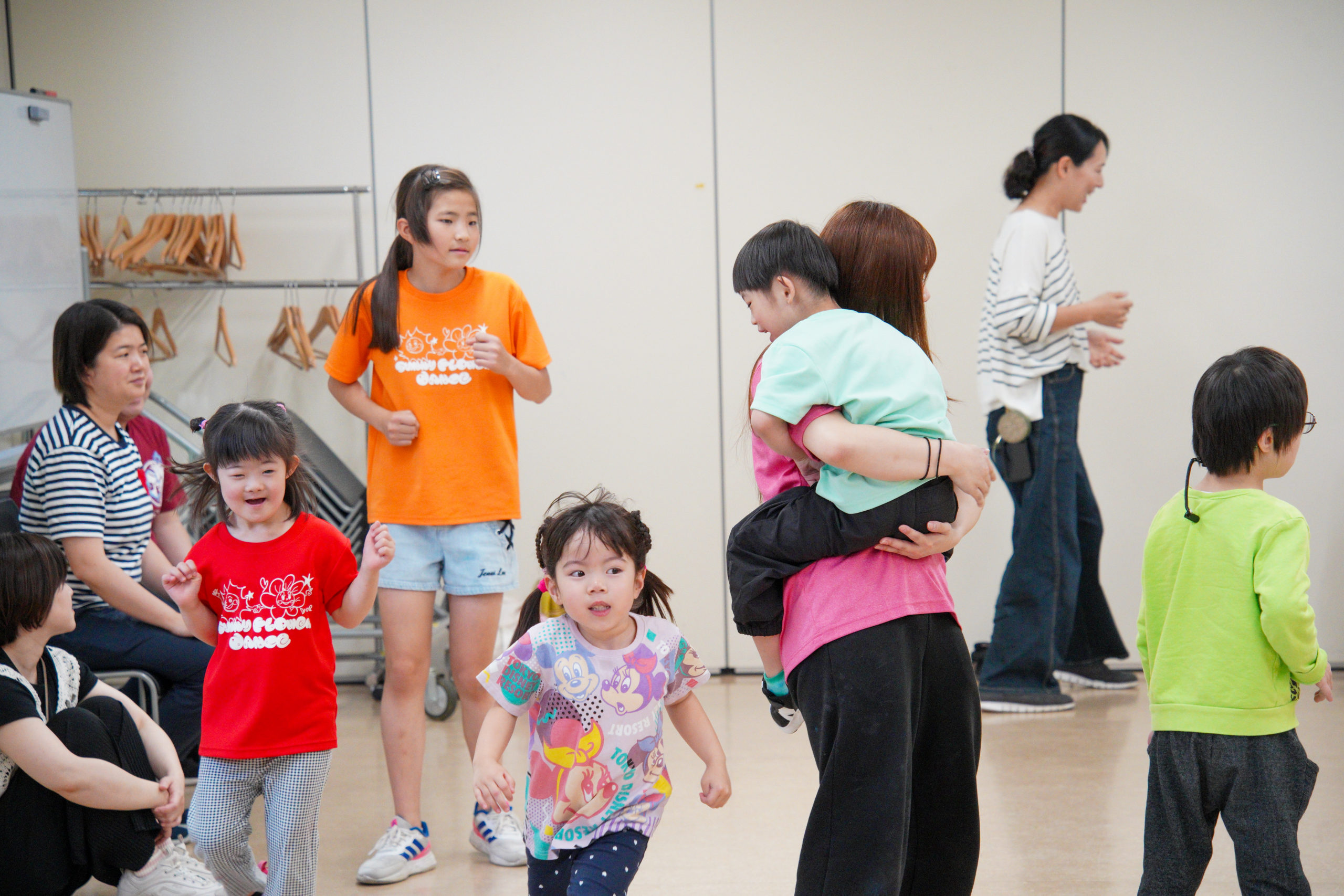 障がい児・ダウン症のためのダンスレッスン：サニーフラワーダンス