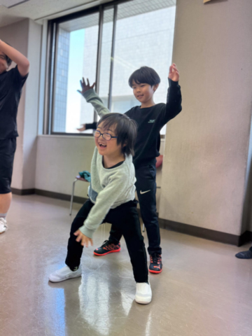 ダウン症・障がい児ダンス：サニーフラワーダンス