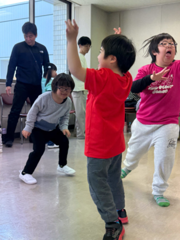 ダウン症・障がい児ダンス：サニーフラワーダンス