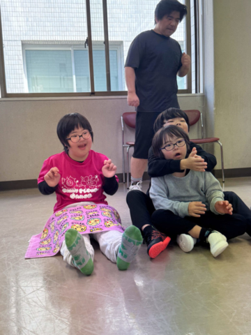 ダウン症・障がい児ダンス：サニーフラワーダンス