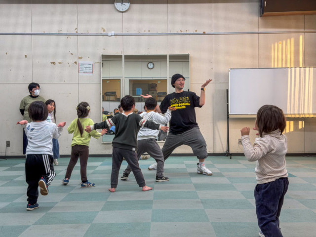 ダウン症・障がい児ダンス：サニーフラワーダンス