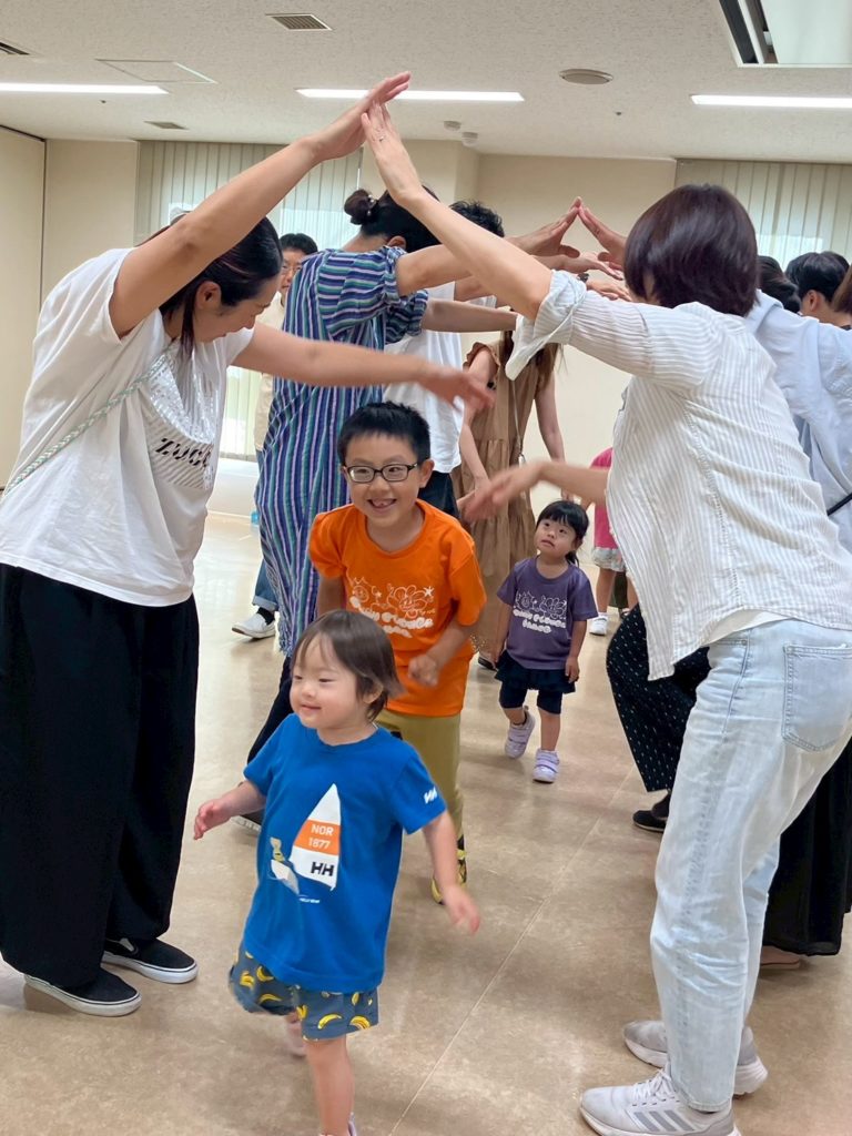 ダウン症・障がい児ダンス：サニーフラワーダンス